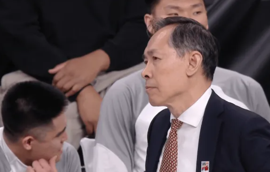 华体会体育官方入口-只赢江苏4分！许利民用人+战术引众怒，斯佩尔曼受伤后周琦累垮！