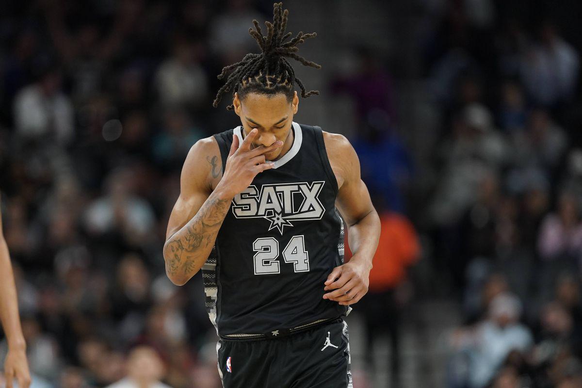 华体会体育app下载-从马刺老大变成球队“配角”！打了6年NBA，他总算找到自己的定位